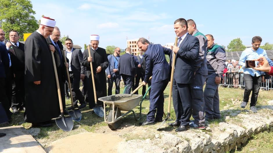 kamen temeljac dzamije arnaudije