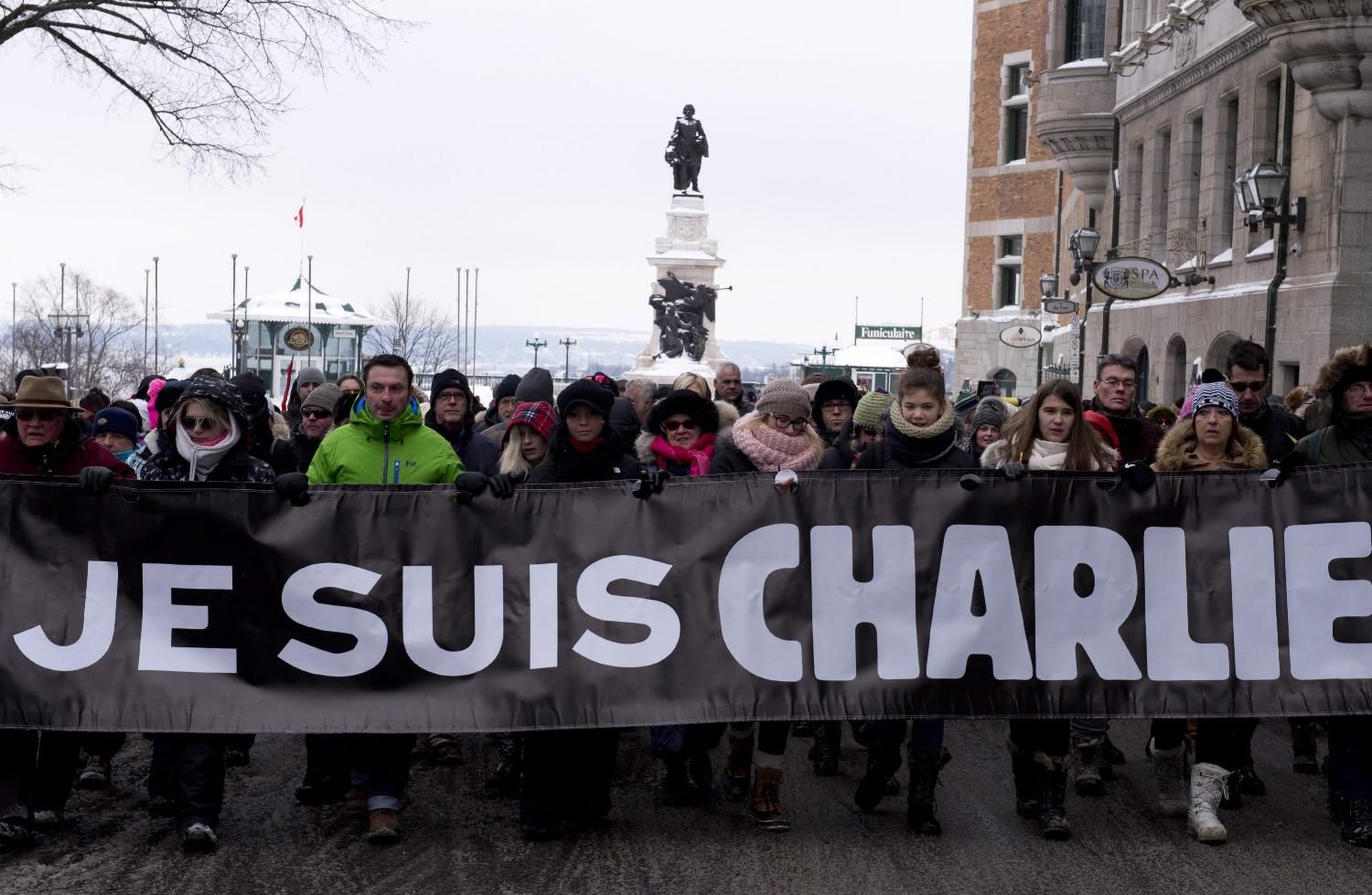 Mesto: Quebec City Datum: 11.01.2015 Dogadjaj: DRUTVO/TERORIZAM - Mar solidarnosti u Kvebeku povodom teroristièkog napada na redakciju satiriènog lista "arli Ebdo" (Charlie Hebdo) u Parizu Licnosti: