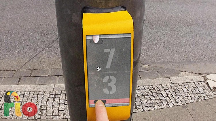 3039054-slide-s-0-this-german-traffic-light-lets-you-play-pong-while-waiting-to-cross-the-street-copy