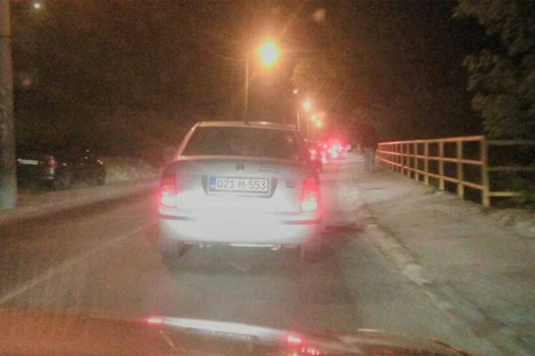 kolone auta