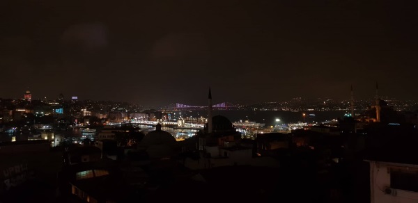Istanbul - noćna panorama