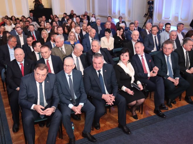 Izabrani najuspješniji u privredi Srpske, Dodiku priznanje za doprinos razvoju