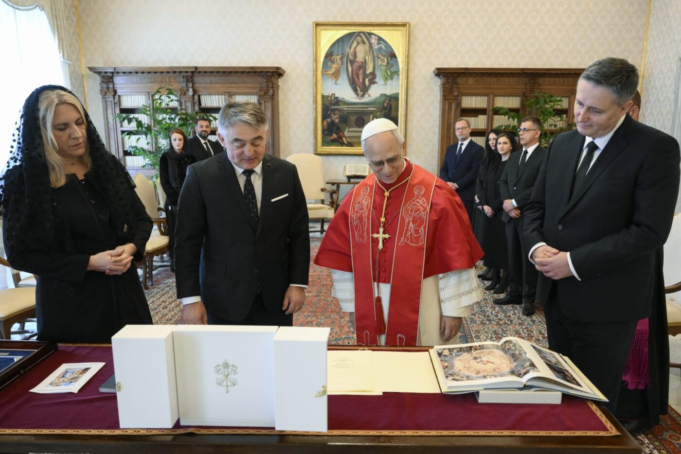 Članovi Predsjedništva BiH sastali se sa papom