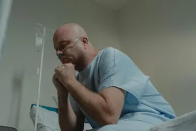 Simptomi raka prostate. Muškarac obolio od raka. Rak prostate je jedan od najčešćih bolesti koja pogađa muškarce.