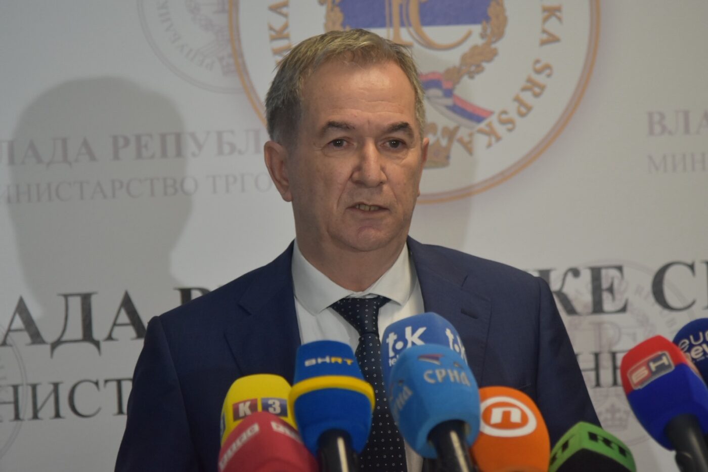 Ministar Ned Puhovac