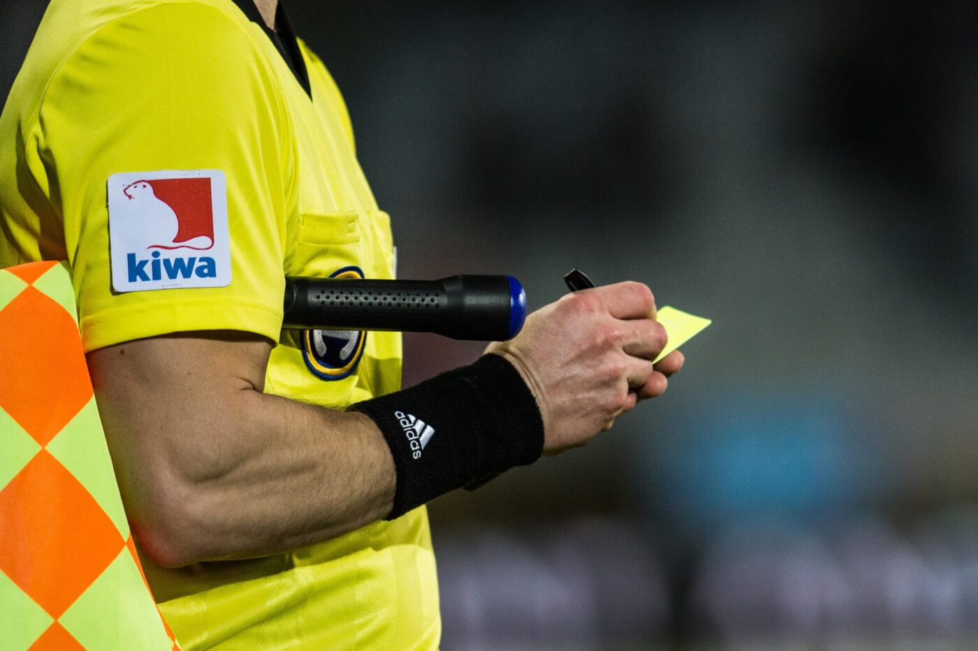 Fudbaler dobio žuti karton, pa šakom udario sudiju u Zvorniku