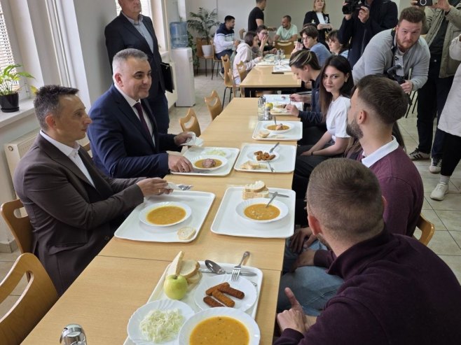 Minić posjetio Studentski dom