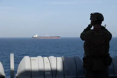 Iran tvrdi da je pogodio američki ratni brod