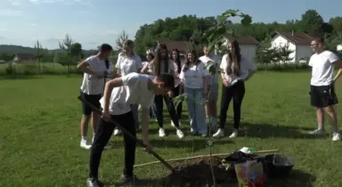 Mali maturanti iz Čečave