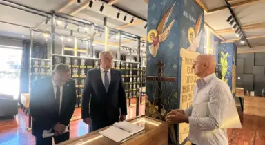 Minić i Ostojić posjetili spomen-sobu u Nevesinju