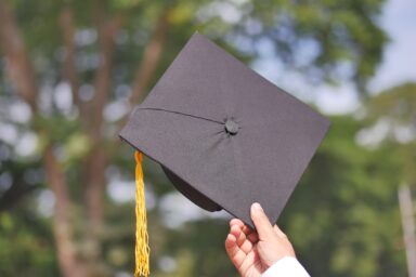 Među doktorima nauka u Srpskoj sve više žena